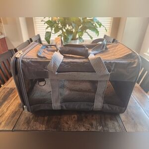 Sherpa Deluxe Soft-Sided Small Pet Transport Carrier with Mesh Ventilation